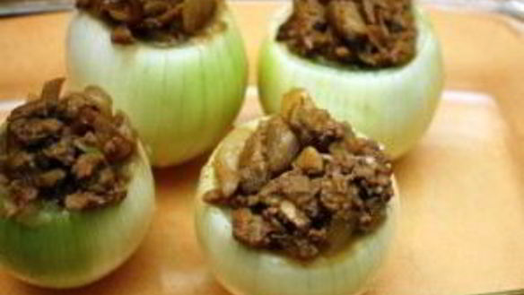 ШАГ 4. фаршированный лук мясом