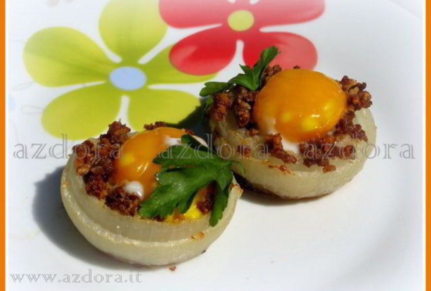 Фаршированный лук с яичным желтком