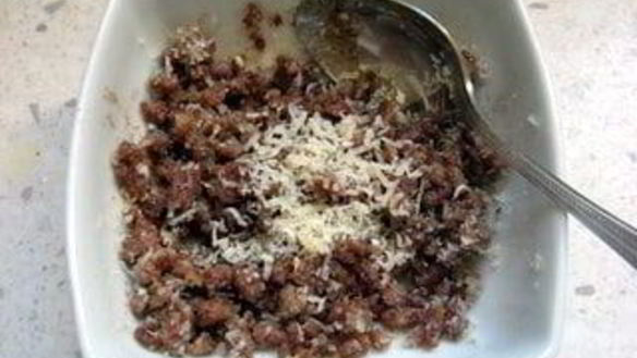 ШАГ 5. фаршированный лук с яичным желтком