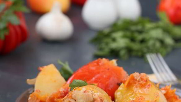 ШАГ 21. фаршированный мясом перец с картофелем