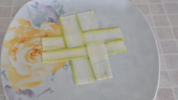 ШАГ 2. фаршированные конвертики из кабачков