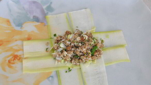 ШАГ 7. фаршированные конвертики из кабачков