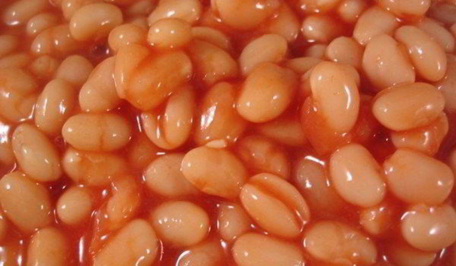 Рецепт фасоль с томатами и беконом