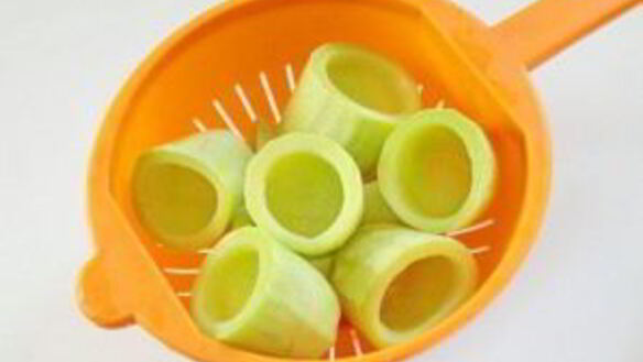 ШАГ 3. кабачки, фаршированные булгуром и грибами