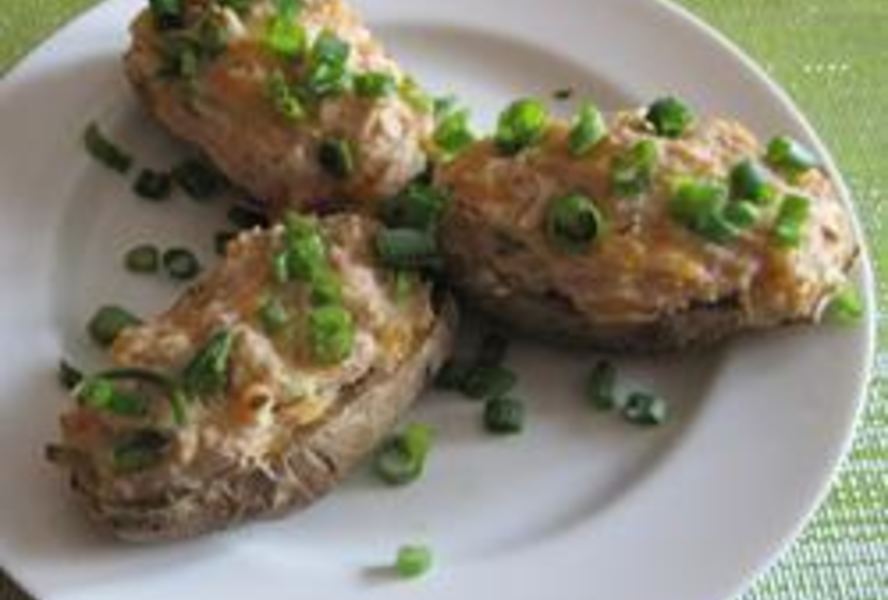 Картофель фаршированный тунцом