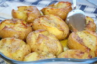 Картофель в кожуре, запеченный в духовке