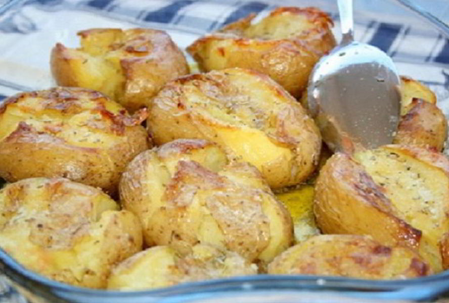 Картофель в кожуре, запеченный в духовке