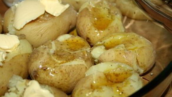 ШАГ 5. картофель в кожуре, запеченный в духовке