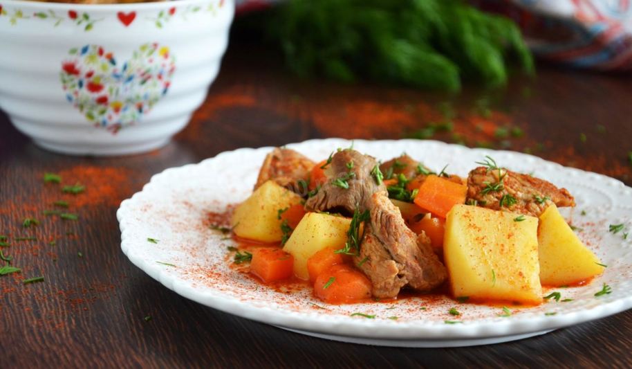 Рецепт картошка с мясом тушеная в кастрюле
