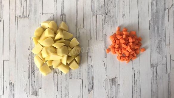 ШАГ 3. картошка с мясом тушеная в кастрюле