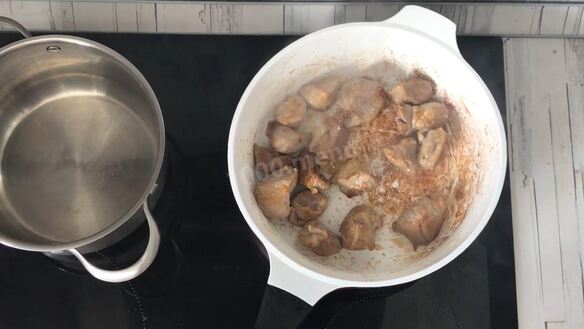 ШАГ 4. картошка с мясом тушеная в кастрюле