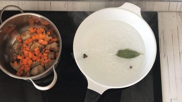 ШАГ 6. картошка с мясом тушеная в кастрюле