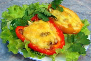 Перец, фаршированный говядиной и брокколи