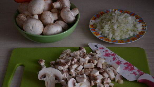 ШАГ 4. перец, фаршированный кускусом и грибами