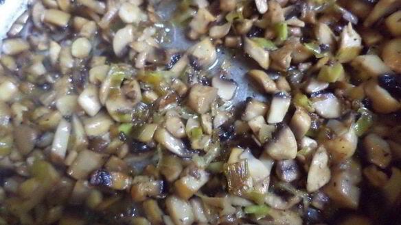 ШАГ 3. перец, фаршированный рисом, курицей и перчиком чили