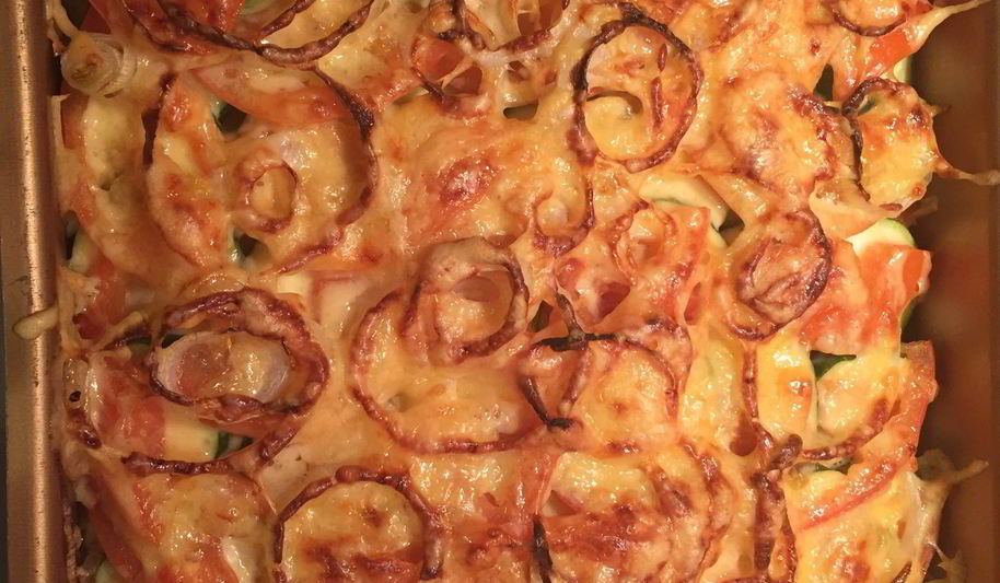 Рецепт цукини, запеченные с помидорами и сыром
