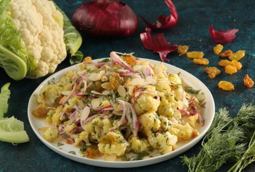 Цветная капуста, миндаль и изюм