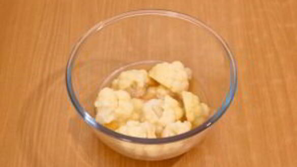 ШАГ 6. цветная капуста, жаренная в панировочных сухарях