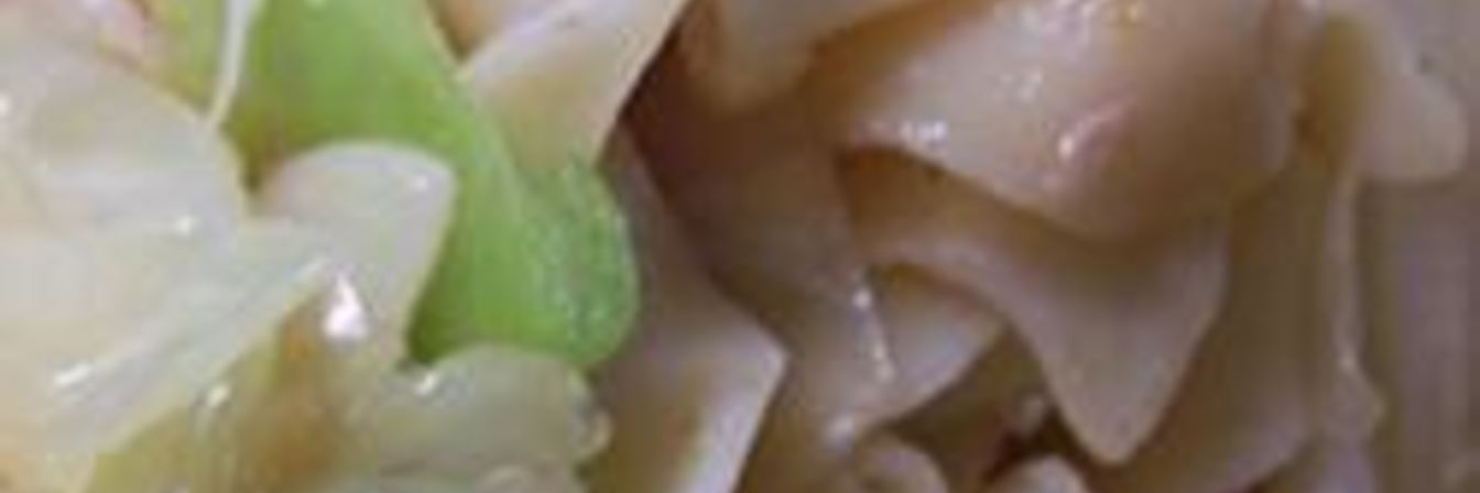 Тушеная капуста с лапшой по-польски