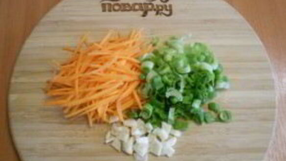 ШАГ 4. тушеная капуста в мультиварке с картошкой