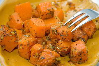 Тушеная тыква с травами