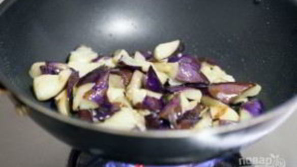 ШАГ 3. тушеные баклажаны с мясом