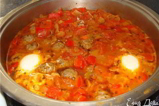 Тушеные овощи с фрикадельками