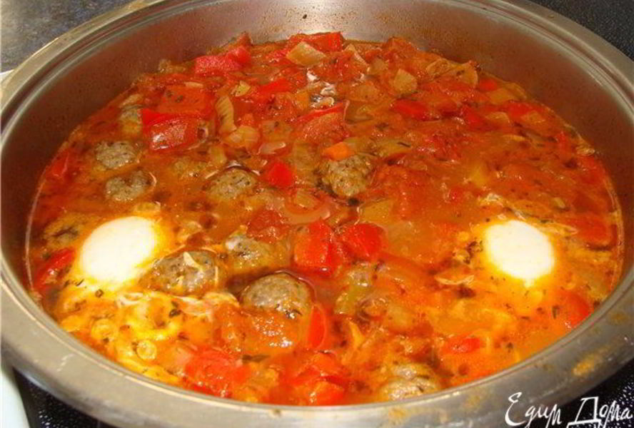 Тушеные овощи с фрикадельками