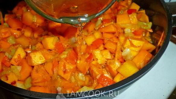ШАГ 7. тыква, тушенная со сладким перцем