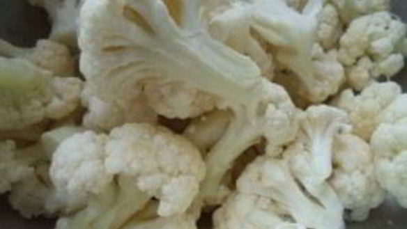 ШАГ 2. замороженная цветная капуста на сковороде