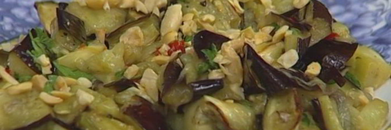 Запеченные баклажаны с арахисом