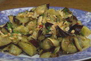 Запеченные баклажаны с арахисом