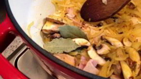 ШАГ 3. говяжья печень с грибами