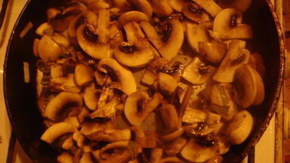 ШАГ 5. говяжья печень с грибным соусом