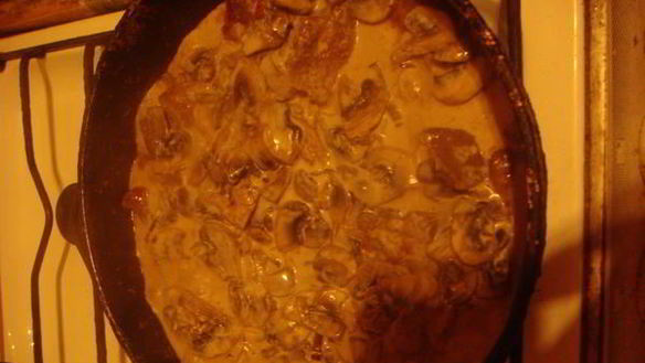 ШАГ 8. говяжья печень с грибным соусом