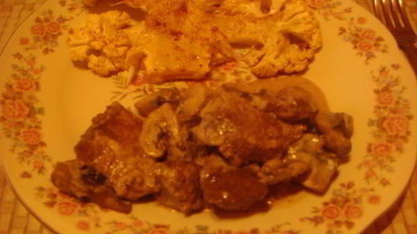 ШАГ 9. говяжья печень с грибным соусом