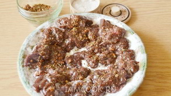 ШАГ 7. говяжья печень тушеная в соусе в мультиварке