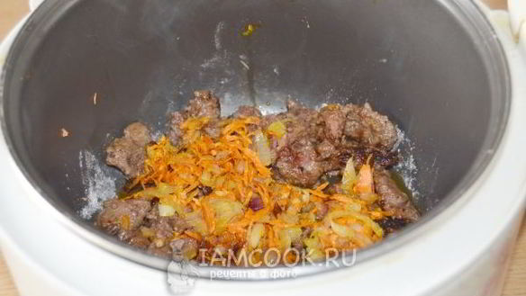 ШАГ 9. говяжья печень тушеная в соусе в мультиварке