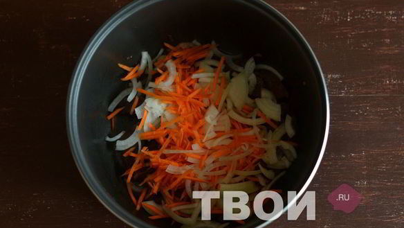 ШАГ 4. говяжья печень в мультиварке