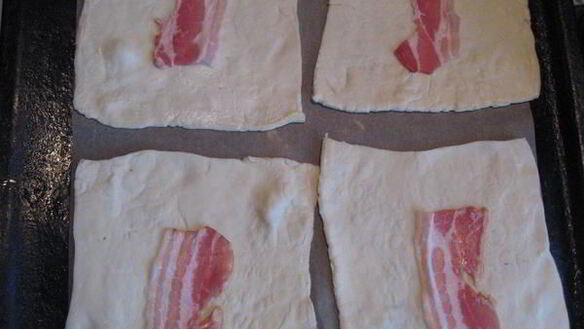 ШАГ 8. конверты с куриной грудкой, печенью и беконом