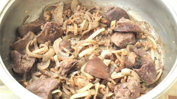 ШАГ 4. куриная печень с грецкими орехами