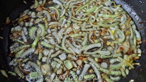 ШАГ 5. куриная печень в сметанно-горчичном соусе