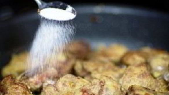 ШАГ 8. куриная печень, жареная с луком