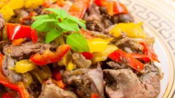 ШАГ 8. куриная печень, жаренная с луком и болгарским перцем