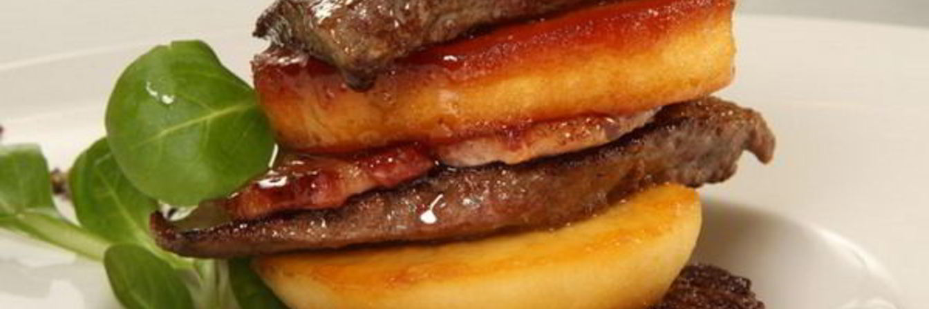 Нежная телячья печень с яблоками