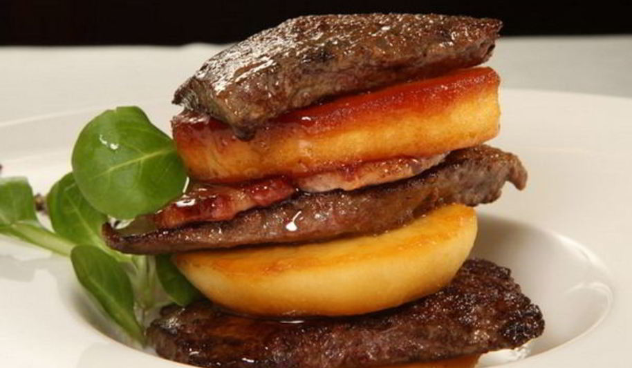 Рецепт нежная телячья печень с яблоками