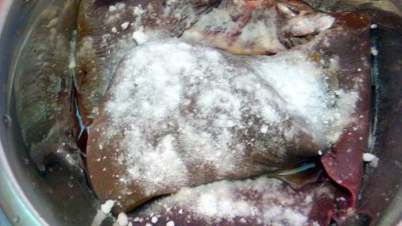 ШАГ 2. печень говяжья по-строгановски классически