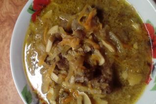 Печень говяжья тушеная с грибами