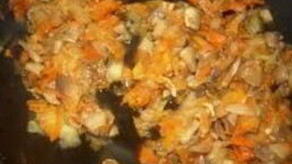 ШАГ 8. печень говяжья тушеная с грибами