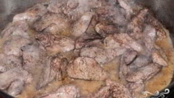 ШАГ 3. печень индейки с яблоками